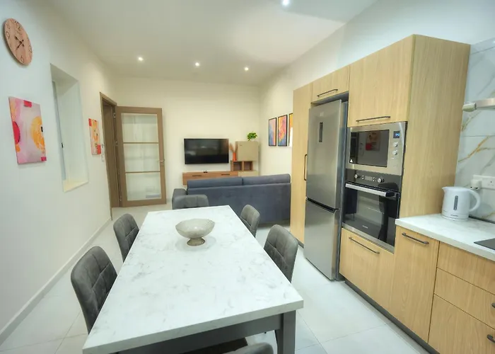 Britannia Suites, 2bedrooms Flat, View Jcas1 Апартаменты Флориана